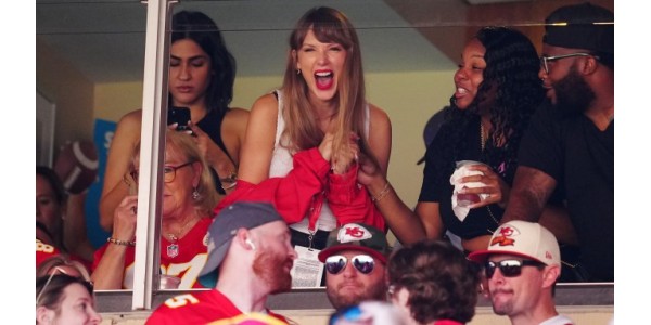 Las camisetas de los Kansas City Chiefs se venden como pan caliente gracias a Taylor Alison Swift